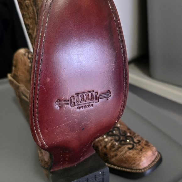 Corral Brown and Black Heeled Boots - Picture 2 of 8